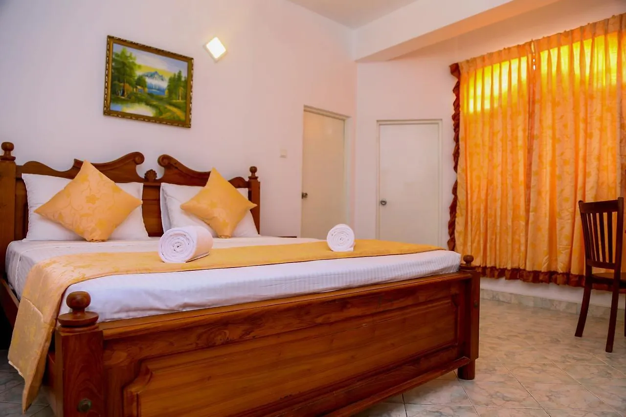 Niwahana Transit City Hotel Katunayake 0*,