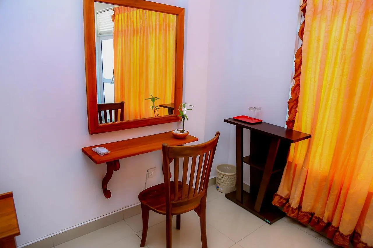 Niwahana Transit City Hotel Katunayake